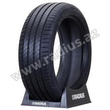 Primacy 4+ 215/45 R17